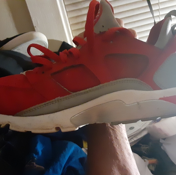 Nike shoes - Picture 2 of 4